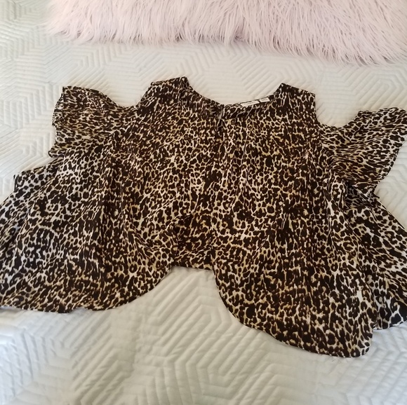 Animal print cold shoulder shirt - Picture 4 of 4